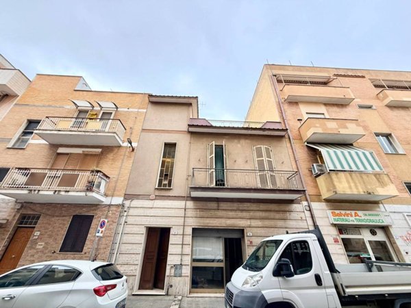 intera palazzina in vendita a Nettuno