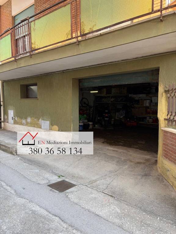 locale di sgombero in vendita a Nettuno