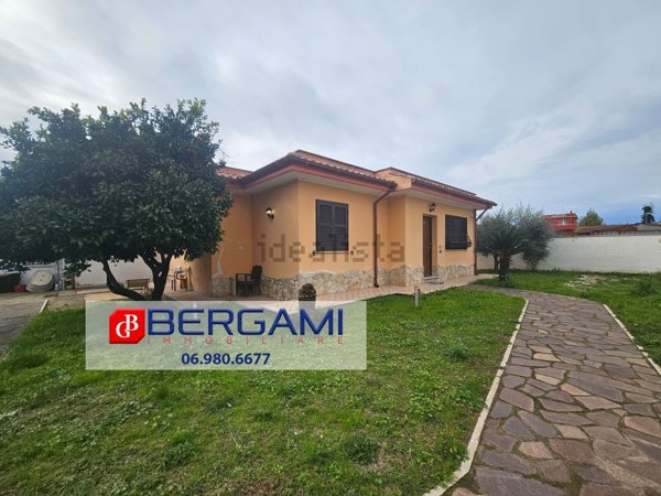 casa indipendente in vendita a Nettuno