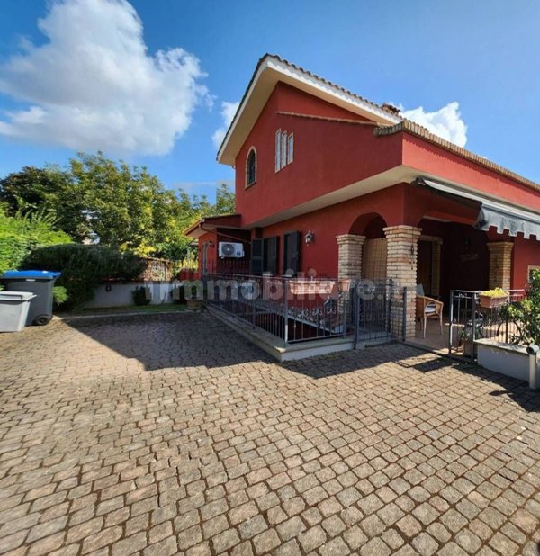 casa indipendente in vendita a Nettuno