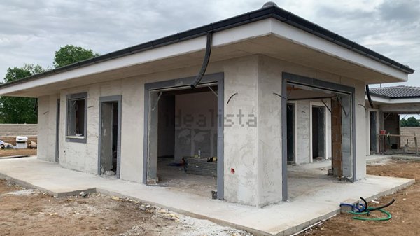 casa indipendente in vendita a Nettuno