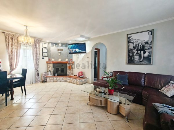 casa indipendente in vendita a Nettuno