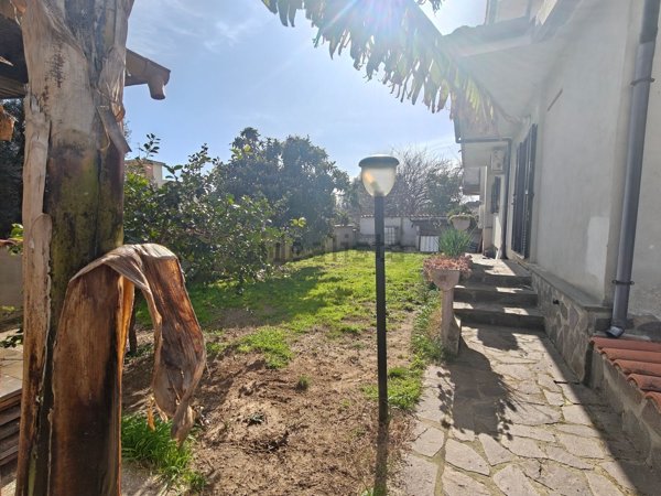 casa indipendente in vendita a Nettuno in zona Padiglione