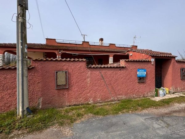 casa indipendente in vendita a Nettuno