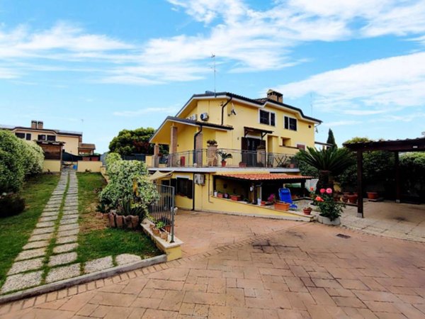 casa indipendente in vendita a Nettuno