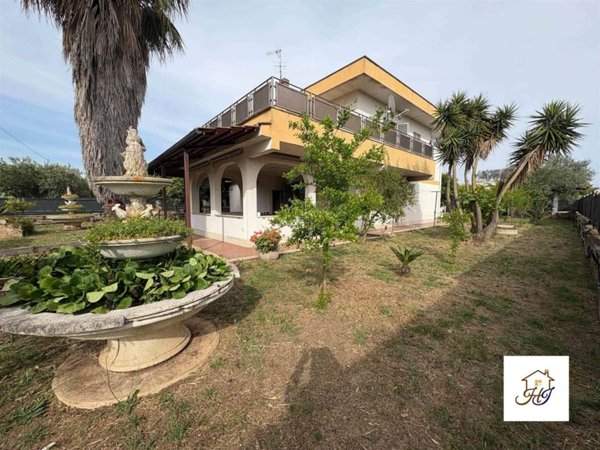 casa indipendente in vendita a Nettuno