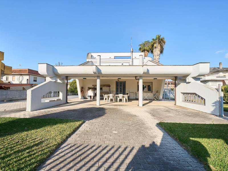 casa indipendente in vendita a Nettuno