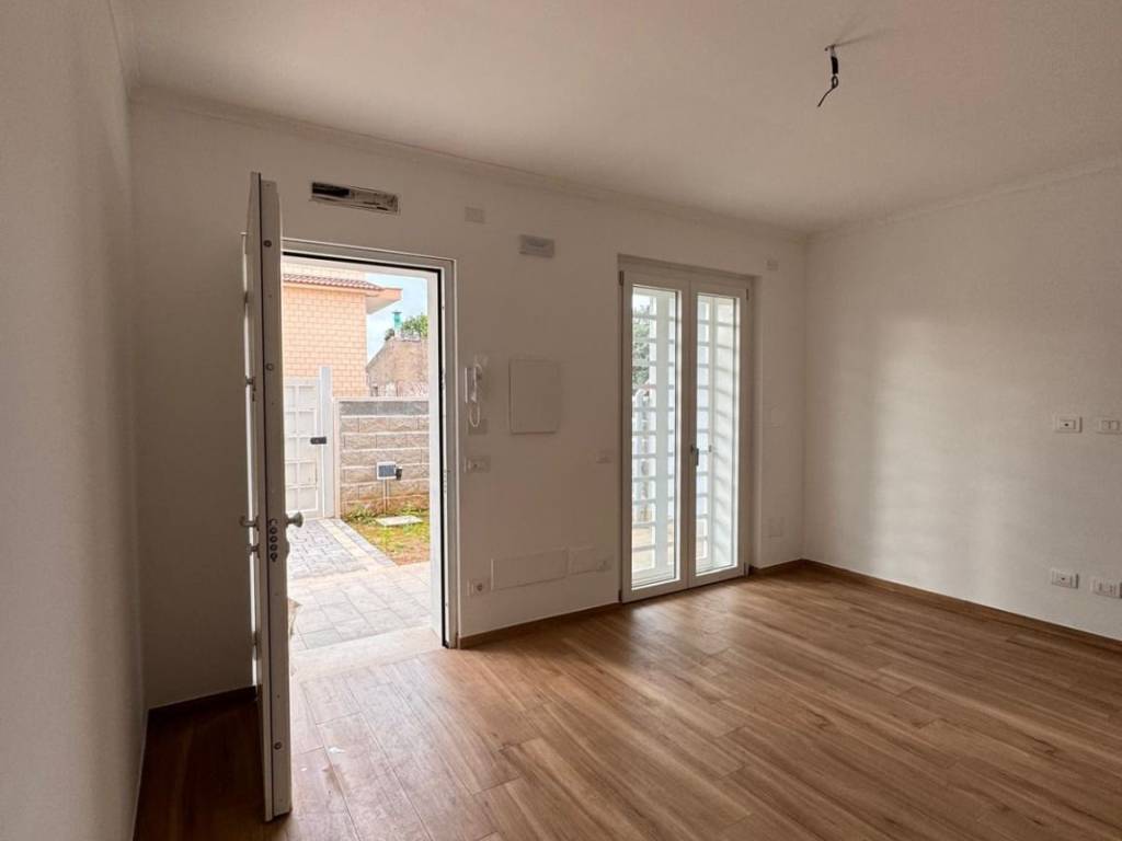 casa indipendente in vendita a Nettuno