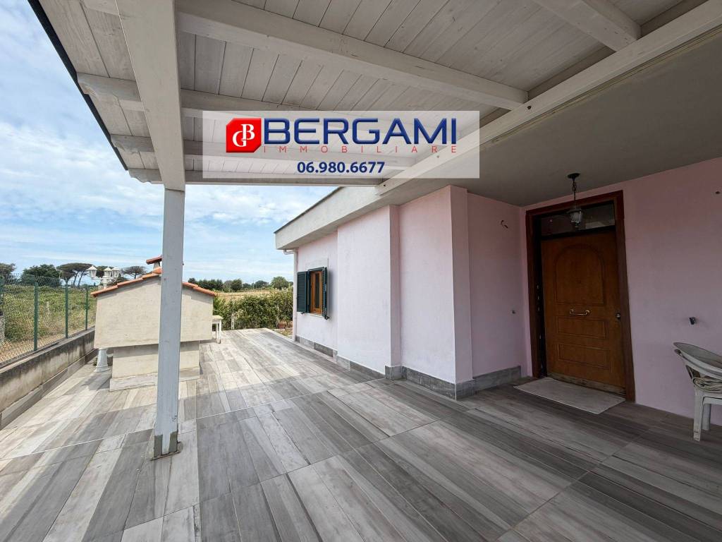 casa indipendente in vendita a Nettuno