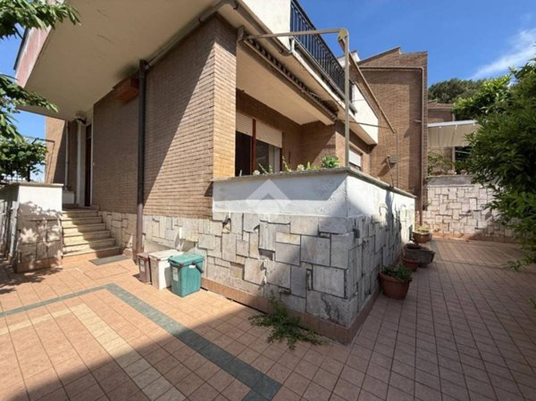 casa indipendente in vendita a Nettuno