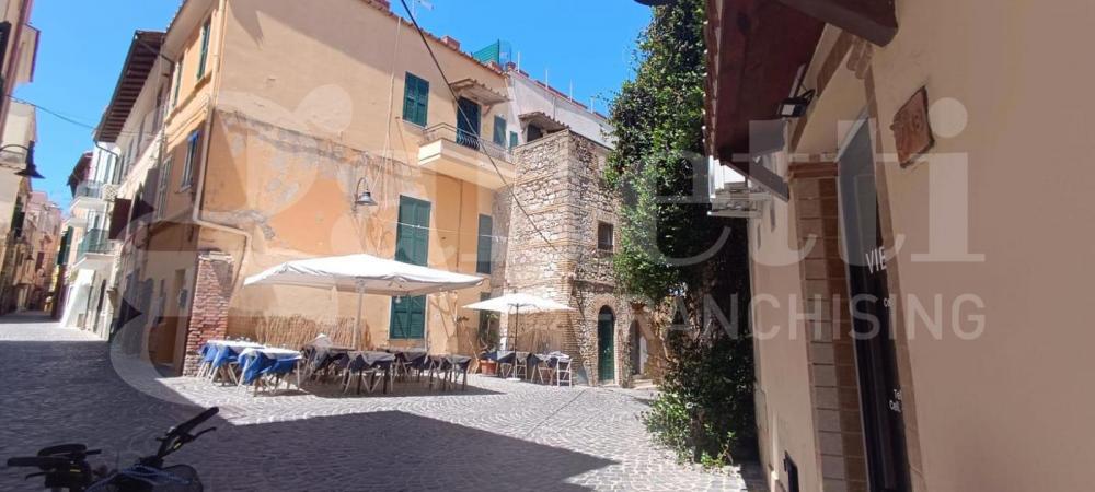 negozio in vendita a Nettuno