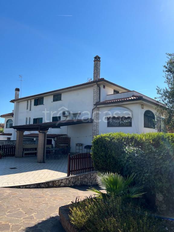 casa indipendente in vendita a Nettuno