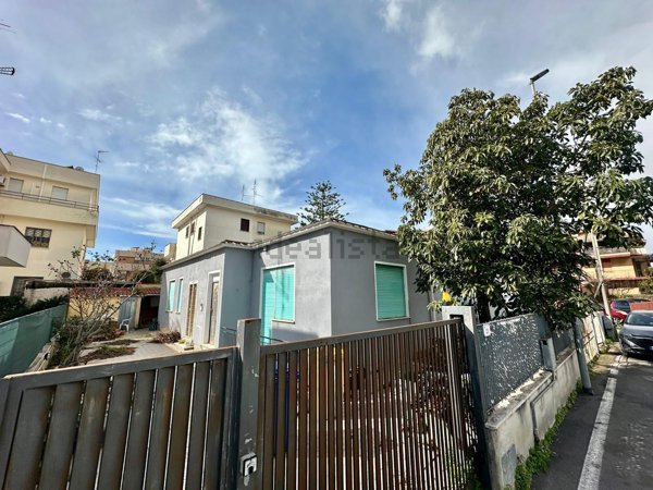 casa semindipendente in vendita a Nettuno