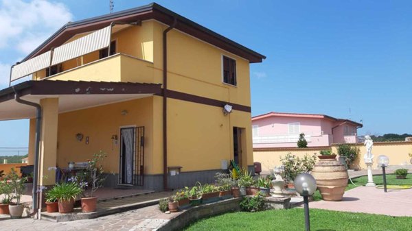 casa indipendente in vendita a Nettuno