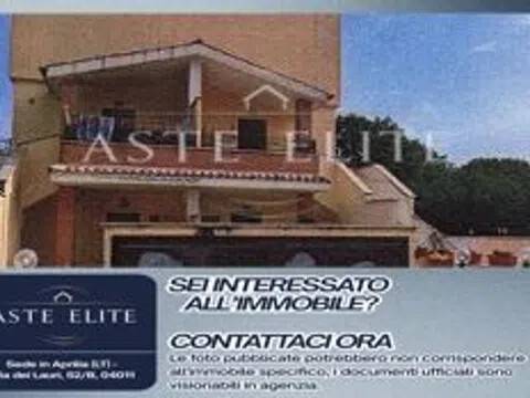 appartamento in vendita a Nettuno in zona Padiglione
