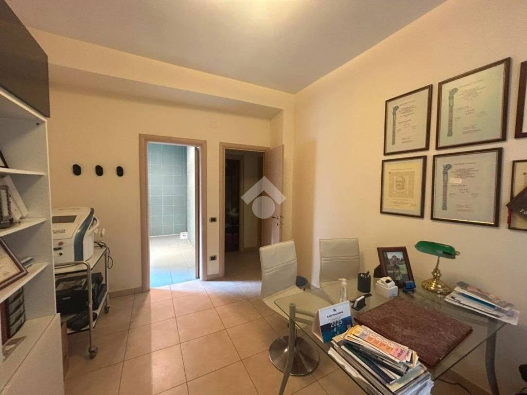 ufficio in vendita a Nettuno
