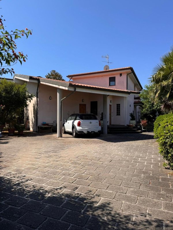casa indipendente in vendita a Nettuno