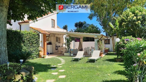 casa indipendente in vendita a Nettuno