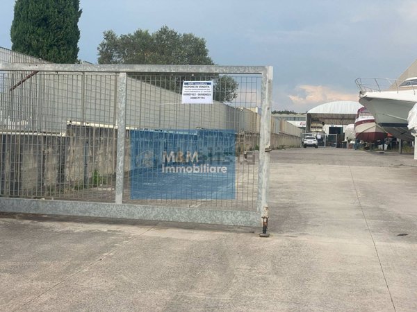 capannone in vendita a Nettuno
