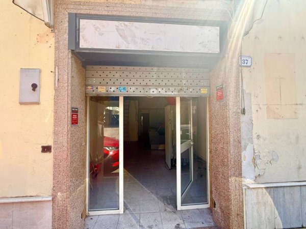 locale commerciale in vendita a Nettuno