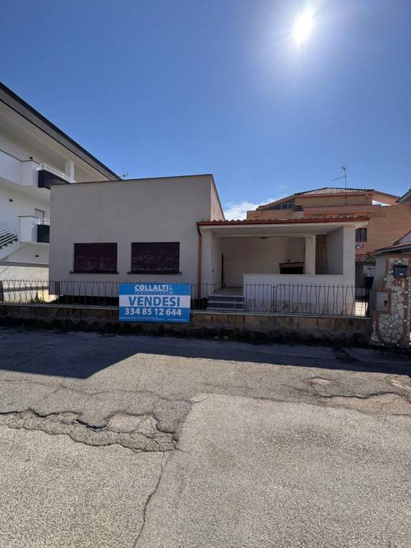 casa indipendente in vendita a Nettuno