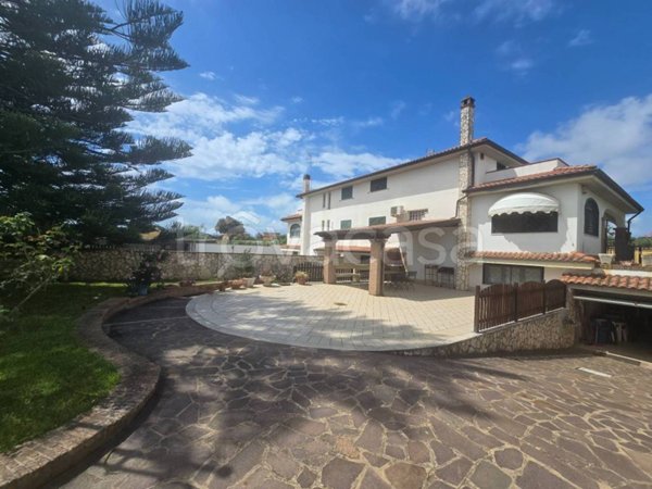 casa indipendente in vendita a Nettuno