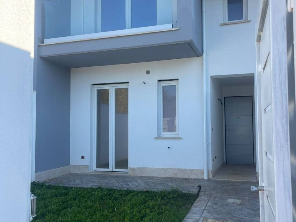 casa indipendente in vendita a Nettuno