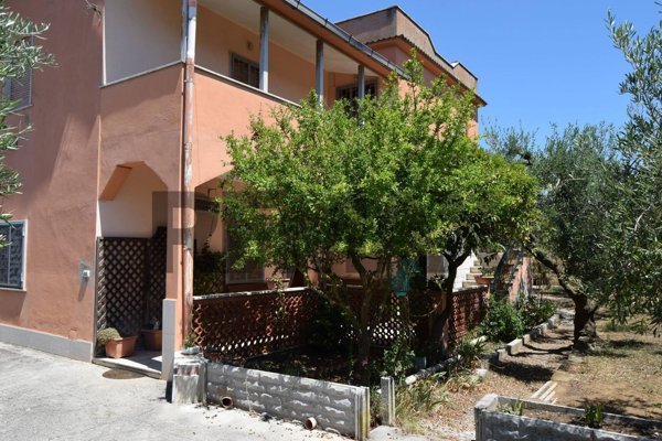 casa indipendente in vendita a Nettuno