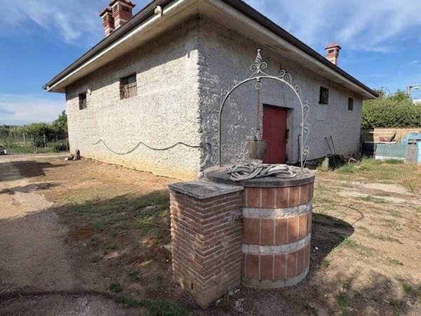 casa indipendente in vendita a Nettuno