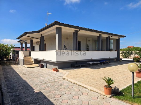 casa indipendente in vendita a Nettuno in zona Padiglione