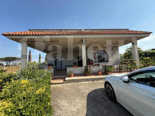 casa indipendente in vendita a Nettuno
