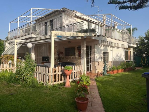 casa indipendente in vendita a Nettuno
