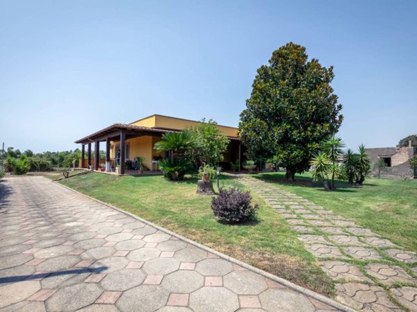 casa indipendente in vendita a Nettuno