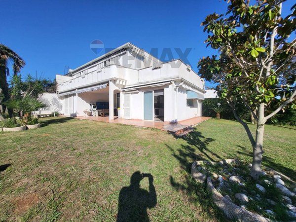 casa indipendente in vendita a Nettuno