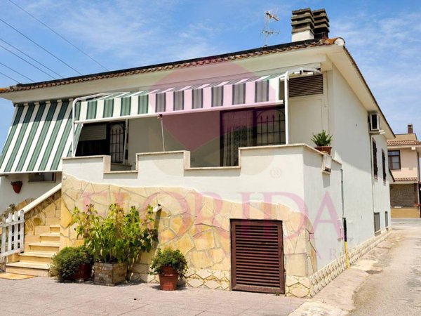 casa indipendente in vendita a Nettuno