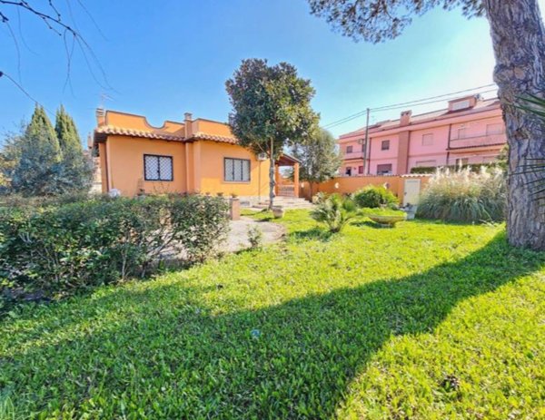 casa indipendente in vendita a Nettuno