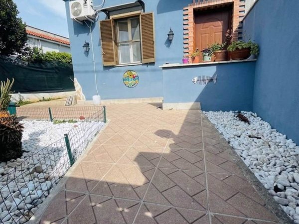 casa indipendente in vendita a Nettuno in zona Padiglione
