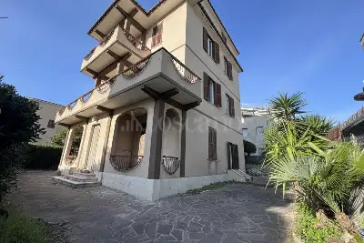 casa indipendente in vendita a Nettuno