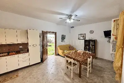 casa indipendente in vendita a Nettuno