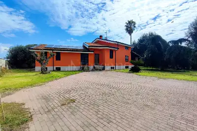 casa indipendente in vendita a Nettuno