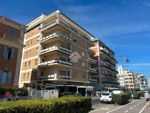 negozio in vendita a Nettuno