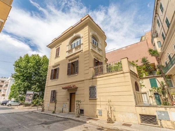 casa indipendente in vendita a Nettuno