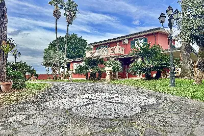 casa indipendente in vendita a Nettuno