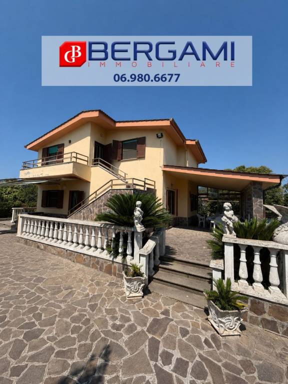 casa indipendente in vendita a Nettuno