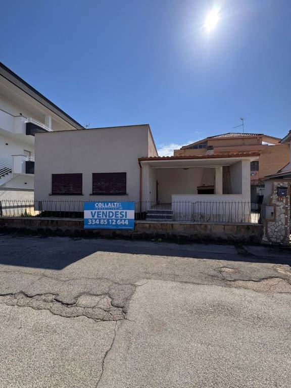 casa indipendente in vendita a Nettuno