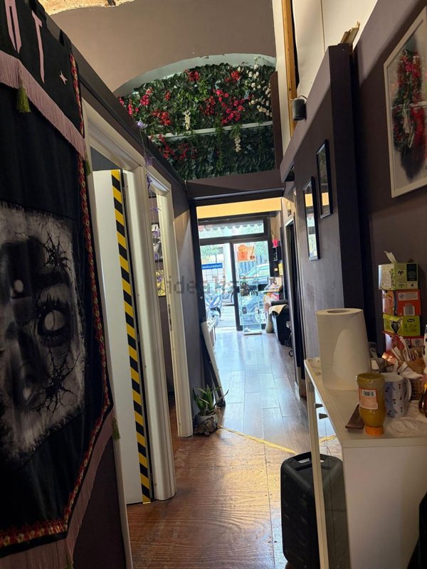 locale commerciale in vendita a Nettuno