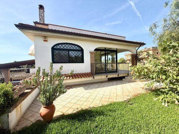 casa indipendente in vendita a Nettuno