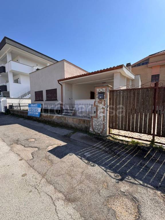 casa indipendente in vendita a Nettuno