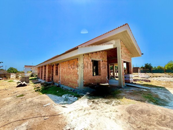 casa indipendente in vendita a Nettuno