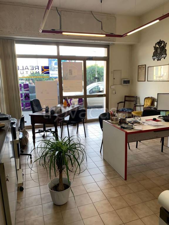locale commerciale in vendita a Nettuno